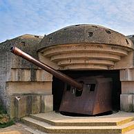 Kanon in bunker van de Marine Küsten Batterie (M.K.B), deel van de Atlantikwall te Longues-sur-Mer, Normandië, Frankrijk
<BR><BR>Zie ook www.arterra.be</P>